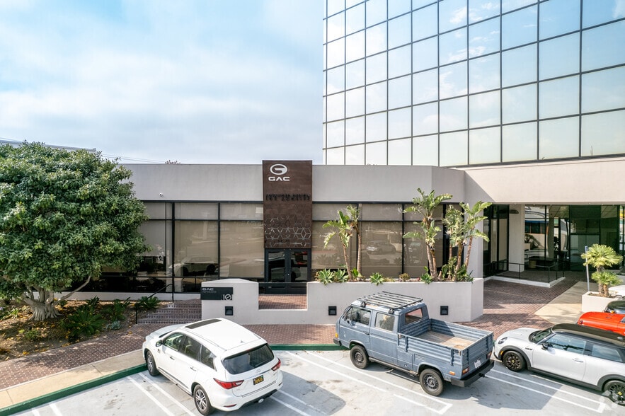 More Photos Of 485 E 17th St, Costa Mesa Office For Sale