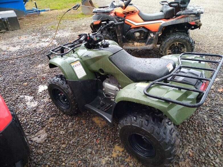 More Photos Of 224 Michael Ln, New Berlin Racetrack For Sale