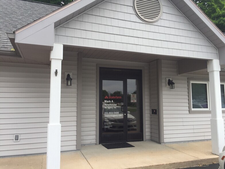 More Photos Of 3403 Veterans Dr, Traverse City Office For Lease