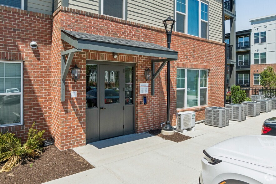 More Photos Of 2418 Main St, Rocky Hill Apartments For Lease