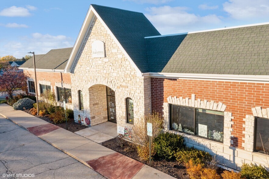 More Photos Of 625 N Bridgeport Ter, Lindenhurst Freestanding For Sale