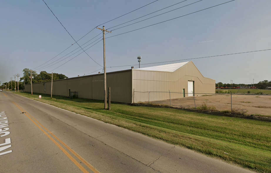 Primary Photo Of 3101 NE Seward Ave, Topeka Warehouse For Lease