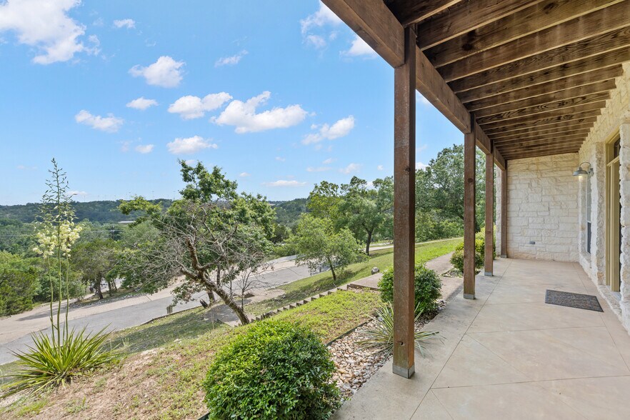 More Photos Of 19019 TX-71, Spicewood Office Residential For Lease