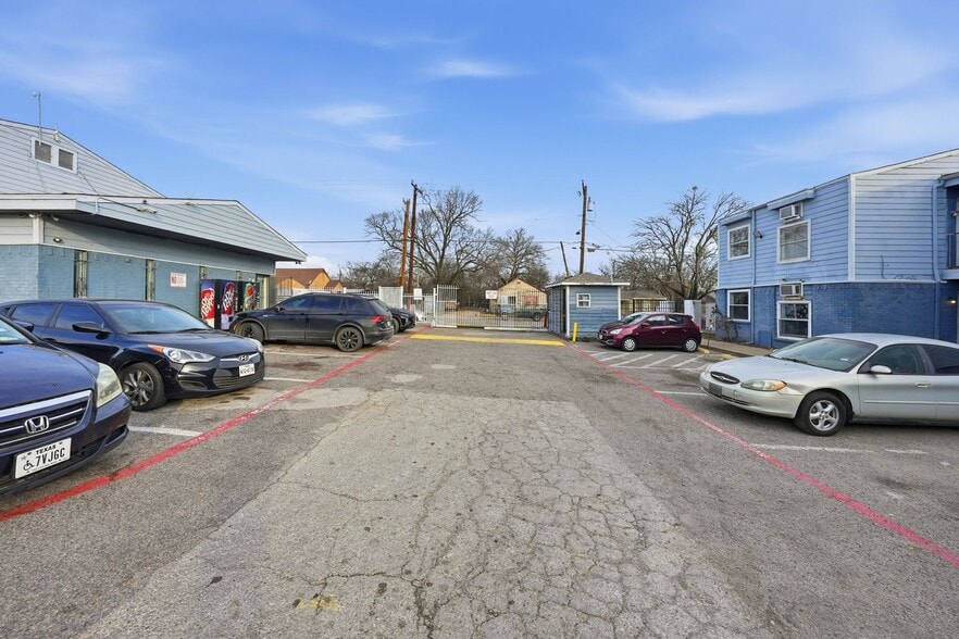 More Photos Of 3410 Fordham Rd, Dallas Apartments For Sale