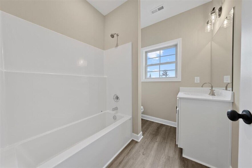 More Photos Of 721 Plano Rd, Bowling Green Apartments For Sale