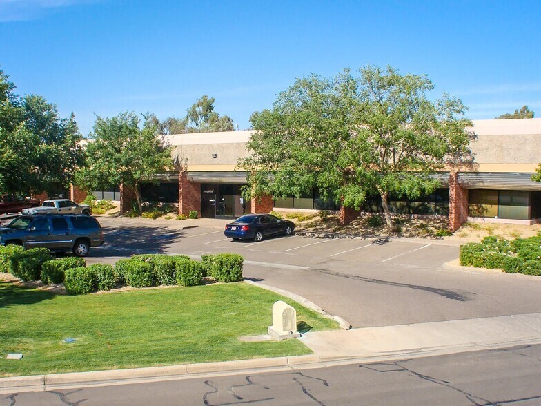 More Photos Of 1800 W Broadway Rd, Tempe Light Manufacturing For Lease