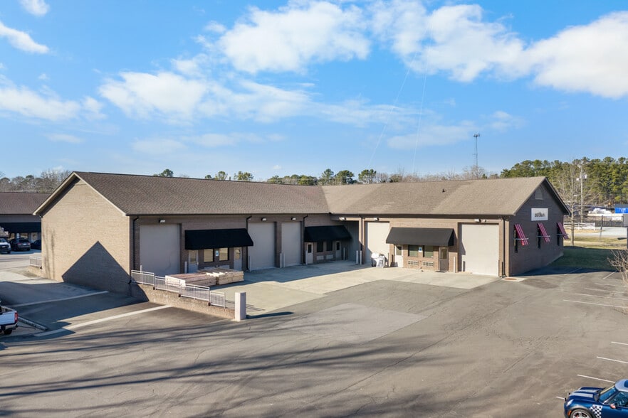 Primary Photo Of 5121 Neal Rd, Durham Warehouse For Lease