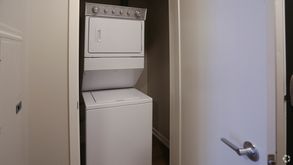 More Photos Of 25-45 N Central Ave, Clayton Apartments For Lease