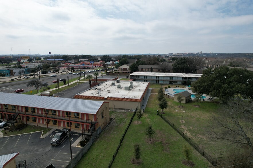 More Photos Of 1635 Aquarena Springs Dr, San Marcos Apartments For Lease