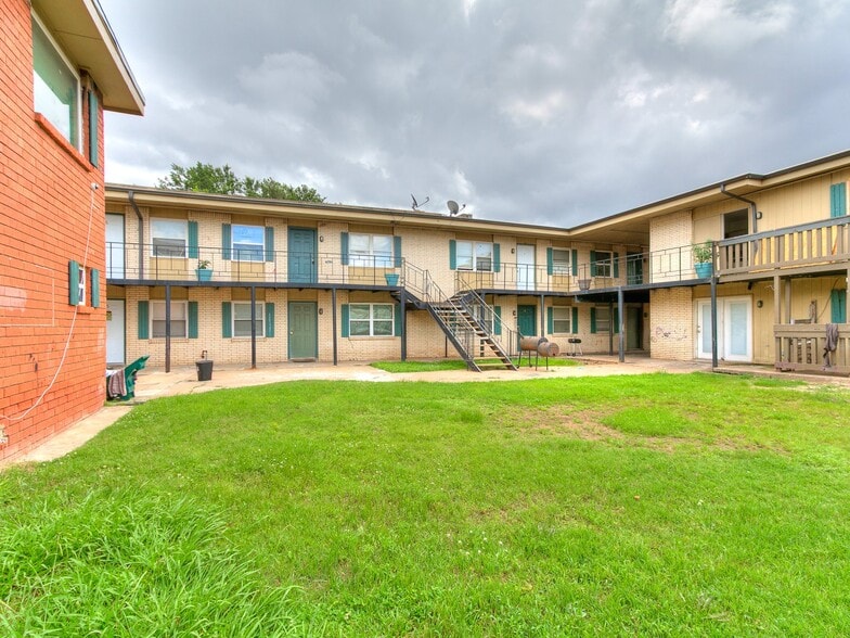 More Photos Of 1731 NW 32nd St, Oklahoma City Apartments For Sale