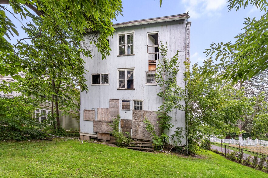 More Photos Of 93 Walnut St, Binghamton Apartments For Sale