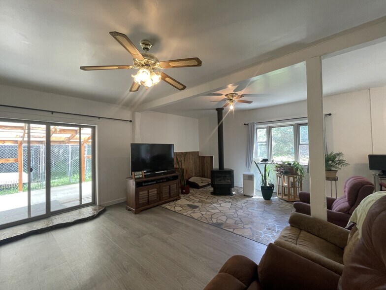 More Photos Of 1730 US Highway 287, Lander Self Storage For Sale