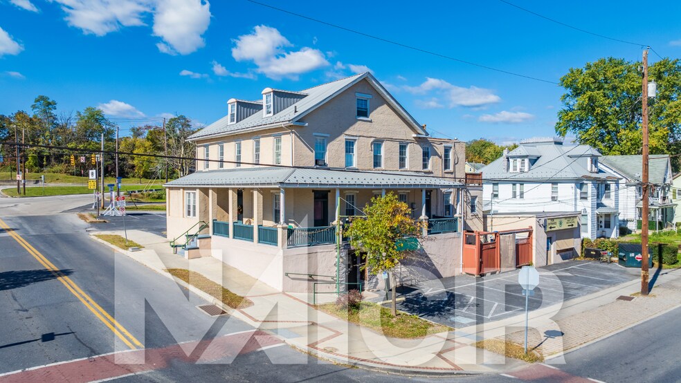 More Photos Of 104 Market St, Enola Bar For Lease