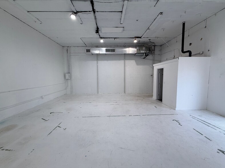 More Photos Of 1177 Clare Ave, West Palm Beach Warehouse For Lease