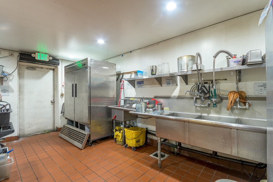 More Photos Of 853 E Manchester Ave, Los Angeles Restaurant For Sale