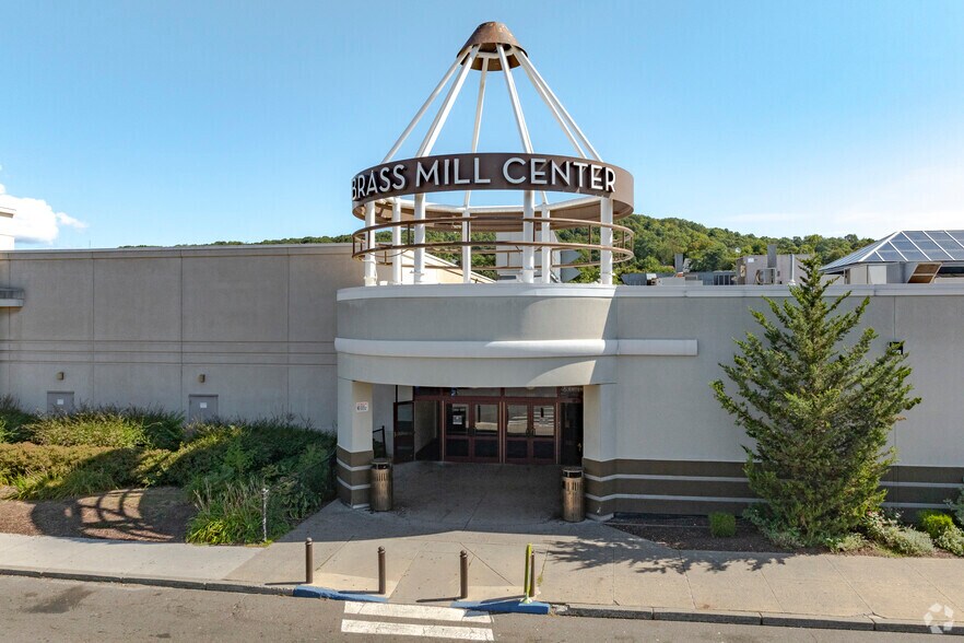 More Photos Of 475-575 Union St, Waterbury Freestanding For Lease