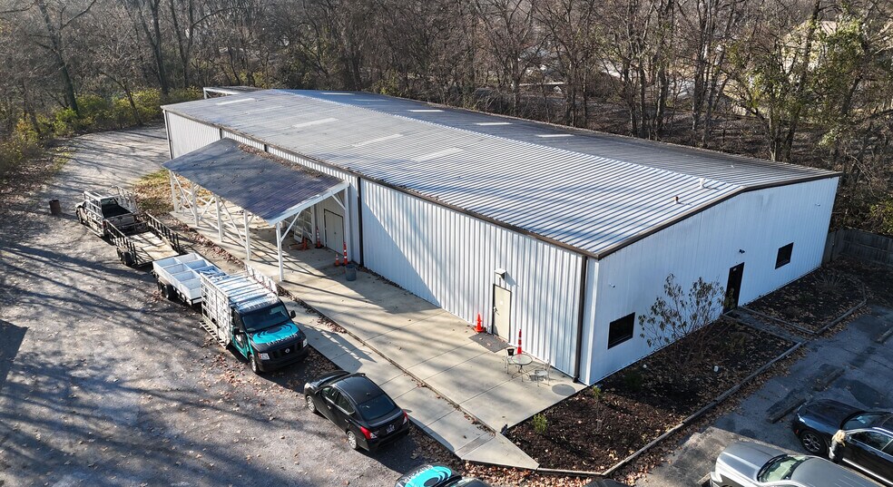 Primary Photo Of 300 Eddy Ct, Franklin Warehouse For Lease