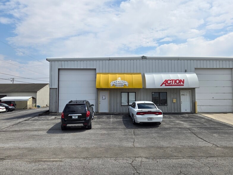 Primary Photo Of 205 Grandstand Way, Fort Wayne Flex For Lease