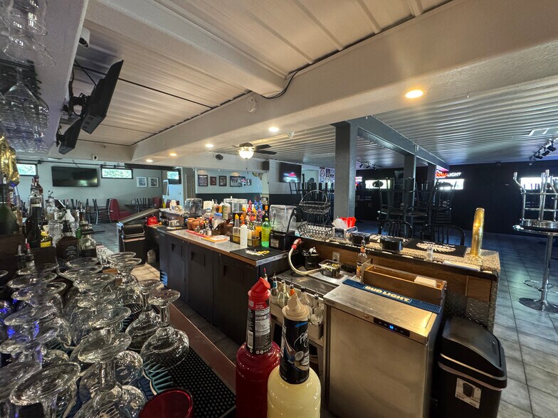 More Photos Of 8385 Penner Ave, De Soto Restaurant For Lease