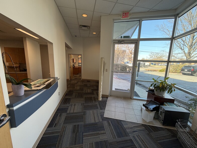 More Photos Of 5375 Henneman Dr, Norfolk Medical For Lease