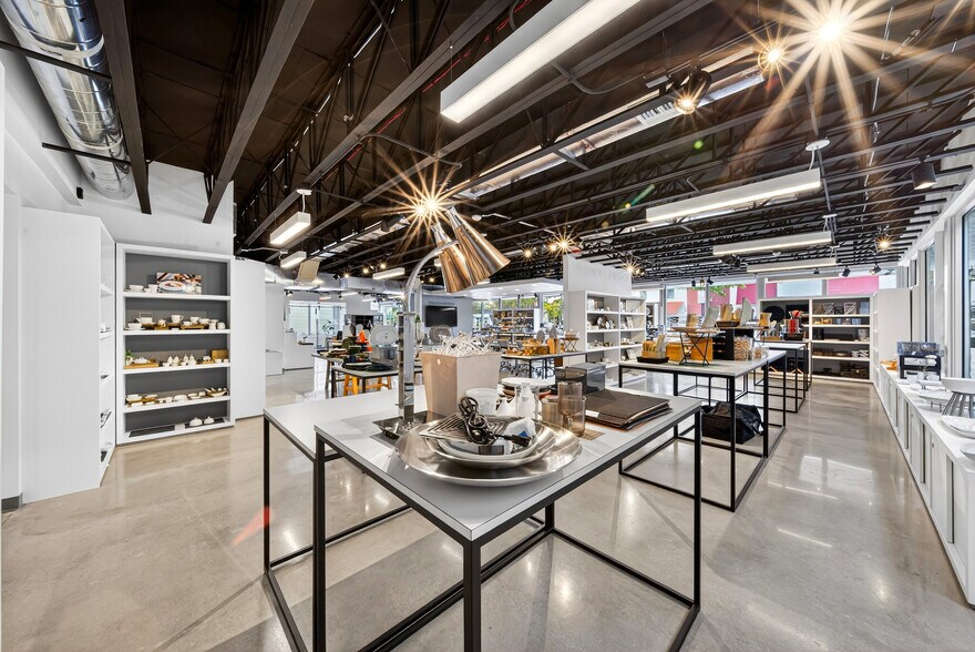 More Photos Of 7630 Biscayne Blvd, Miami Office For Lease