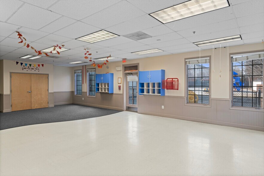 More Photos Of 42851 Smallwood Ter, Chantilly Daycare Center For Sale