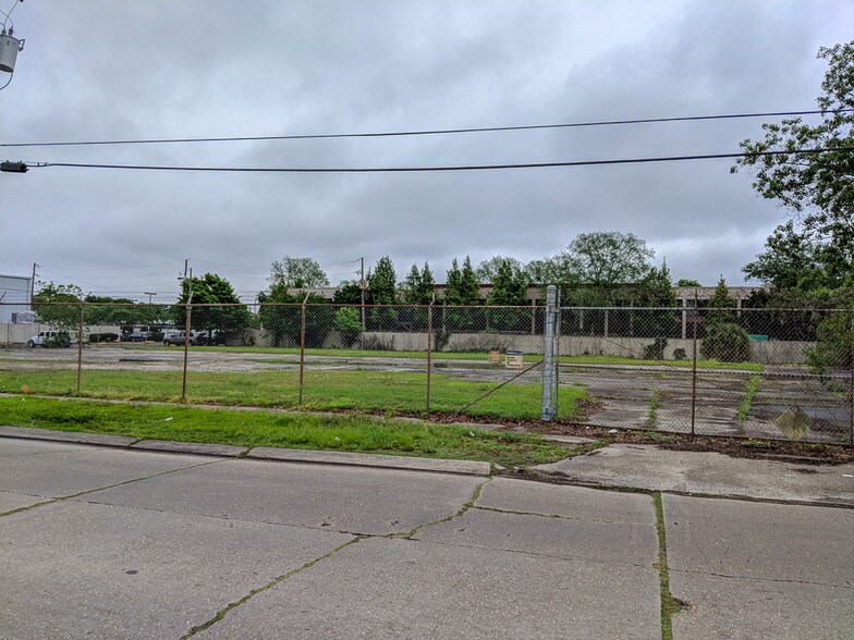More Photos Of 2701 Richland Ave, Metairie Land For Lease