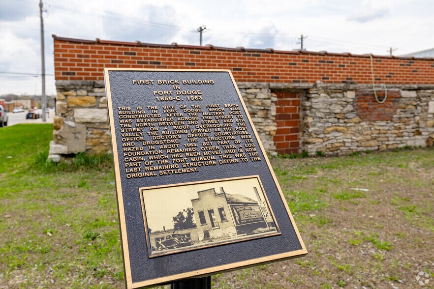 More Photos Of 301 1st Ave N, Fort Dodge Warehouse For Sale