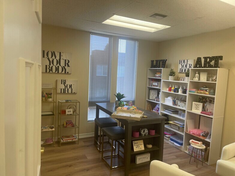 More Photos Of 1101 Dove St, Newport Beach Office For Lease