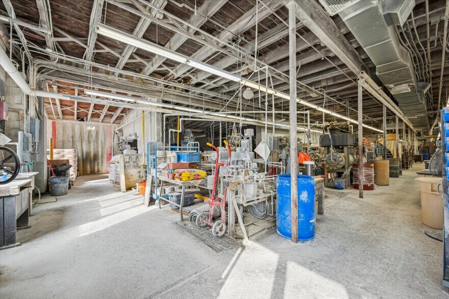 More Photos Of 337 Warren Ave, Stirling Industrial For Sale