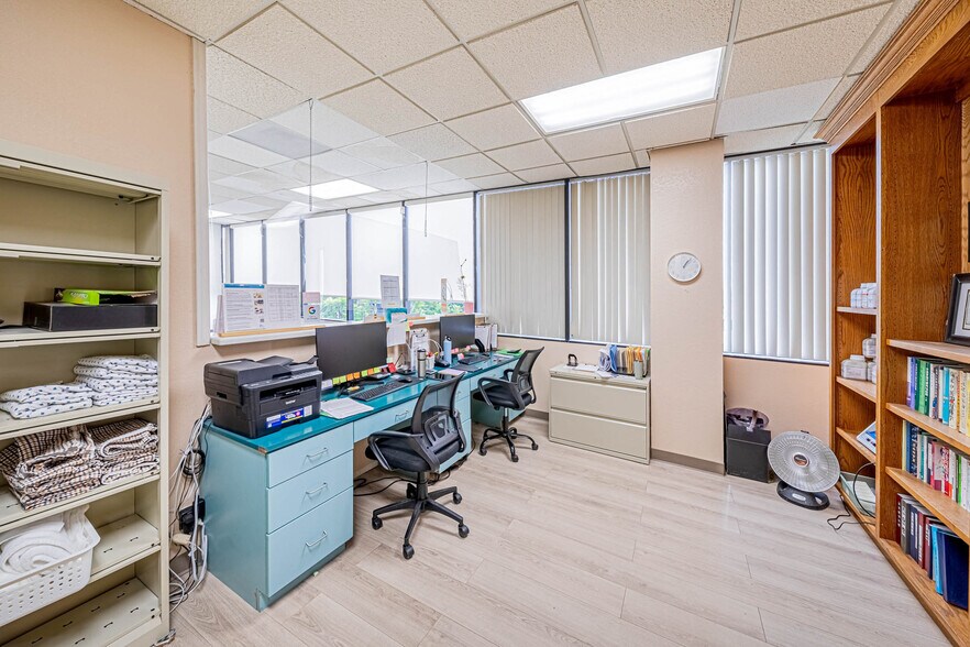 More Photos Of 980 Atlantic Ave, Long Beach Medical For Lease