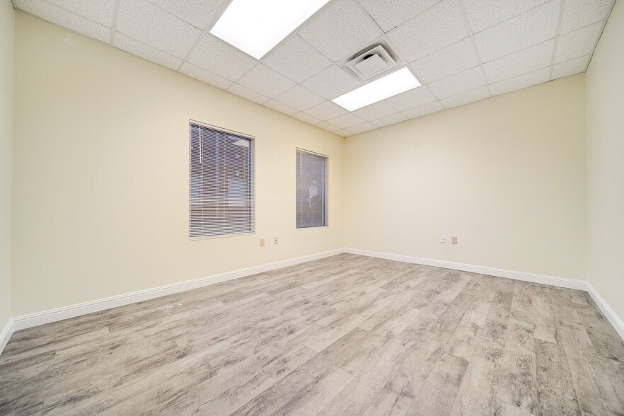 More Photos Of 180 N Belvedere Dr, Gallatin Office Residential For Lease