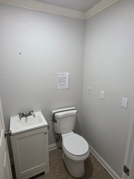 More Photos Of 466 Del Norte Ave, Yuba City Medical For Sale
