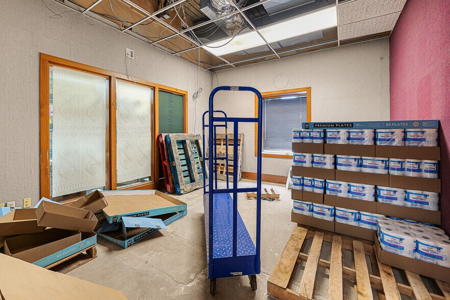 More Photos Of 254 Winnebago Dr, Fond Du Lac Office For Sale