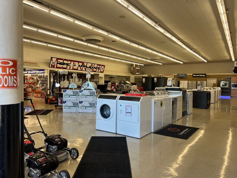 More Photos Of 336 SW Emigrant Ave, Pendleton Storefront For Sale