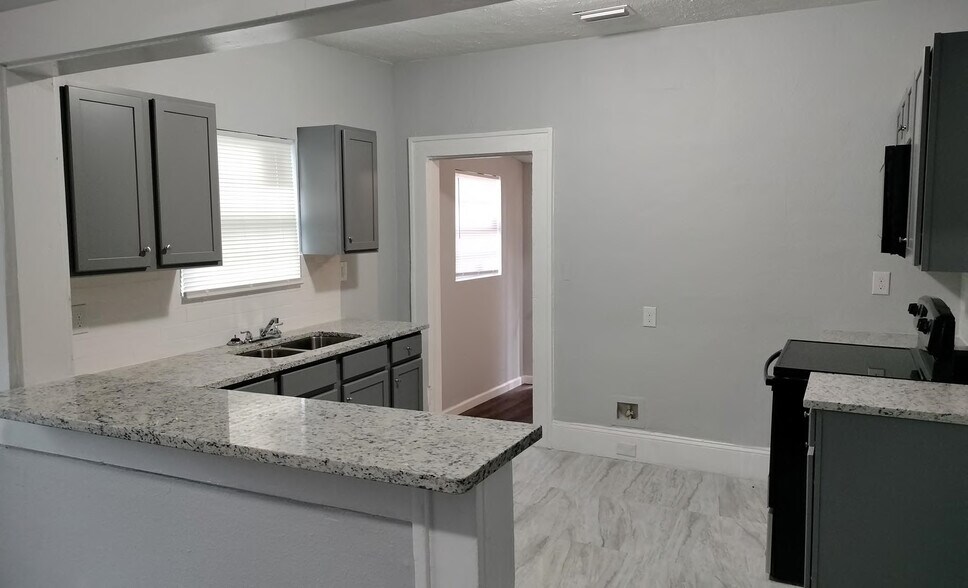 More Photos Of 219 Cherokee St, Jacksonville Specialty For Sale