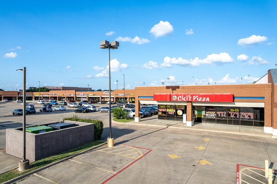 More Photos Of 204-206 N Greenville Ave, Allen Unknown For Lease