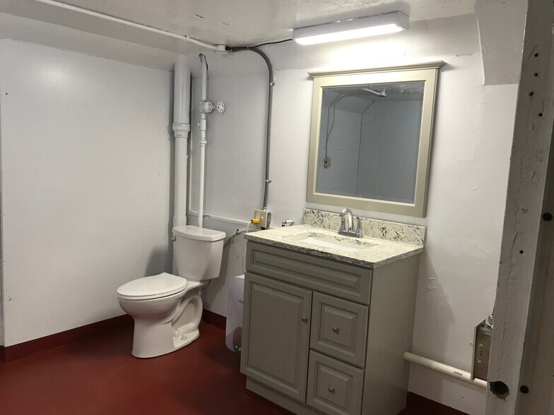 More Photos Of 330 Turner St, Attleboro Manufacturing For Lease