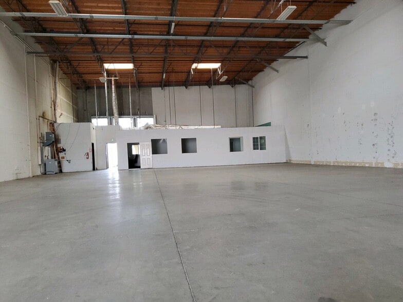More Photos Of 2195 Britannia Blvd, San Diego Distribution For Sale