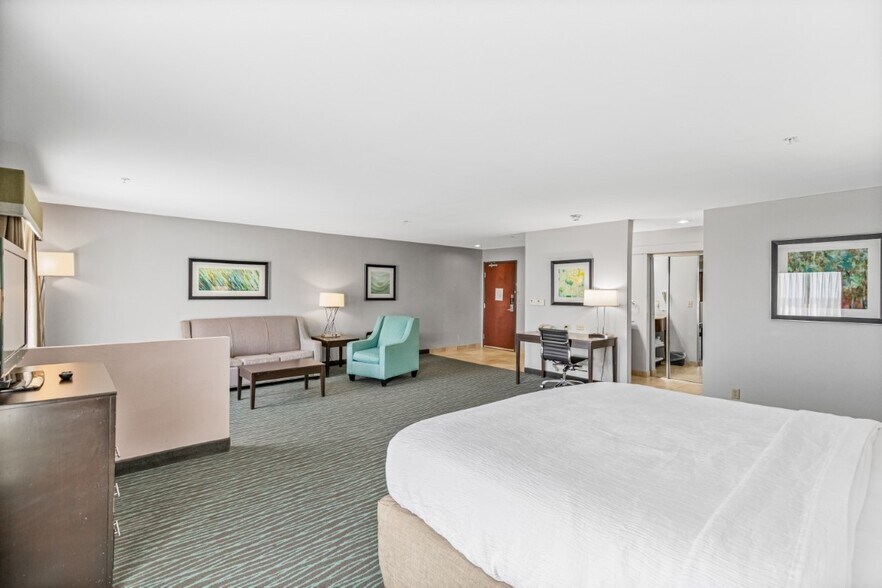 More Photos Of 1008 Sheppard Rd, Burkburnett Hotel For Sale