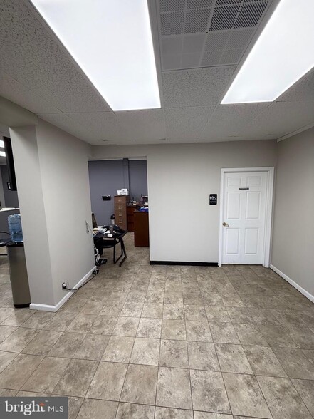 More Photos Of 476-486 Cambridge St, Fredericksburg Auto Dealership For Lease