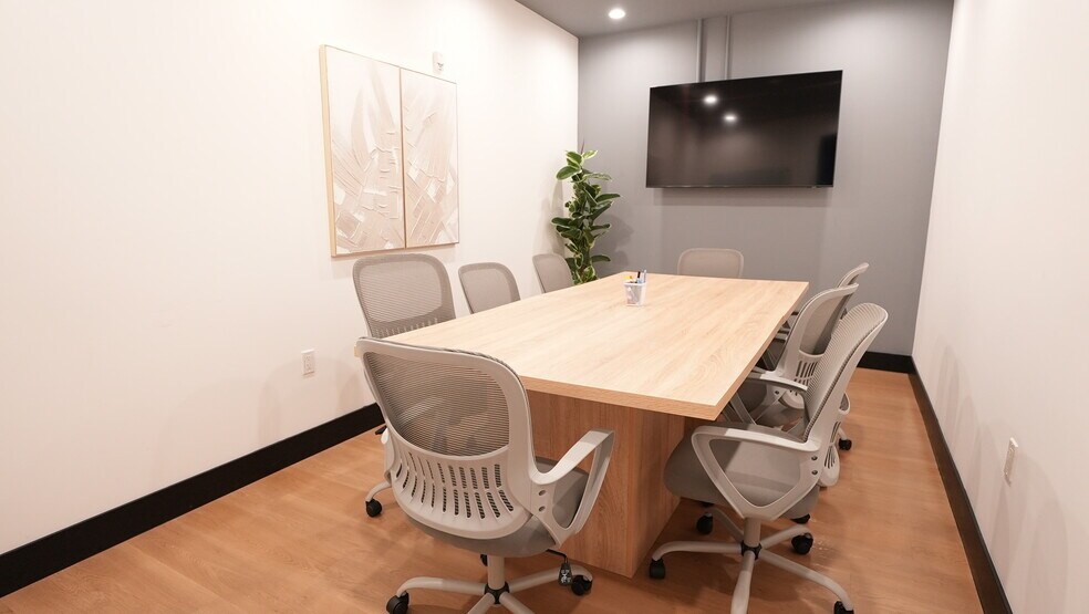 More Photos Of 1100 Brickell Bay Dr, Miami Coworking Space