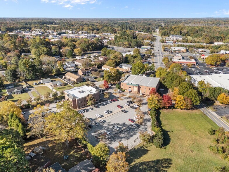 More Photos Of 1035 Lincolnton Rd, Salisbury Medical For Sale