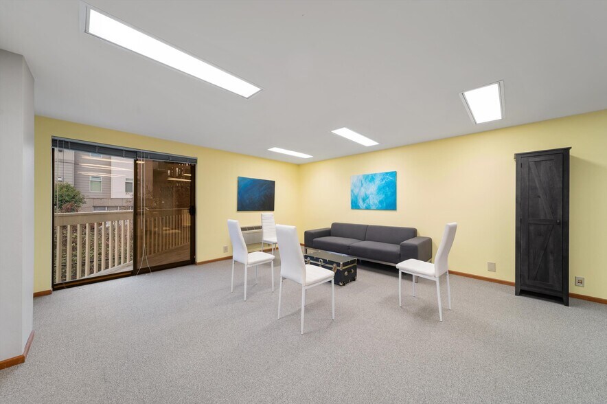 More Photos Of 1111 W Holly St, Bellingham Office For Lease