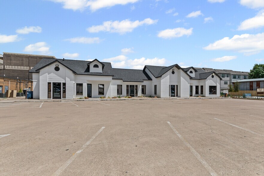 More Photos Of 189 Elm St, Lewisville Office For Sale