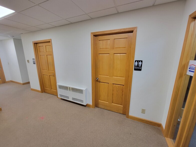 More Photos Of 14640 W Greenfield Ave, Brookfield Office Residential For Lease