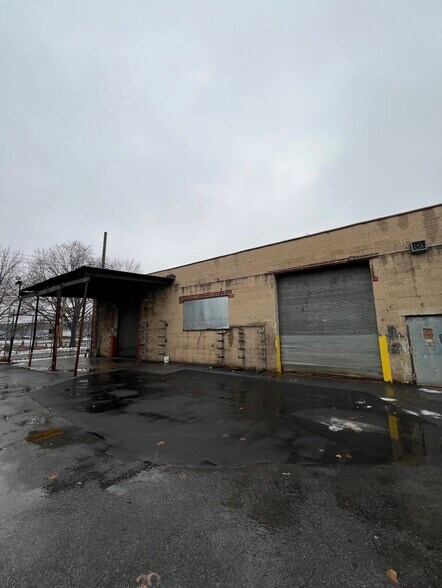 More Photos Of 1360 Drake Park S, Bronx Warehouse For Lease