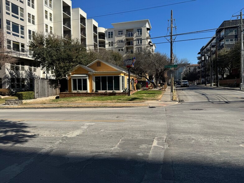 Primary Photo Of 3104 Fairmount St, Dallas Freestanding For Sale