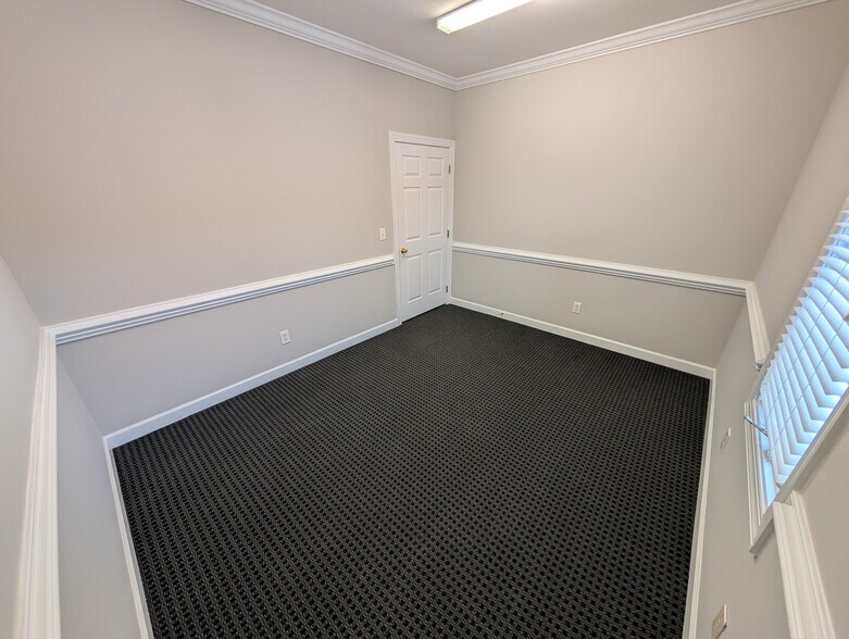 More Photos Of 1310 SE Maynard Rd, Cary Coworking Space