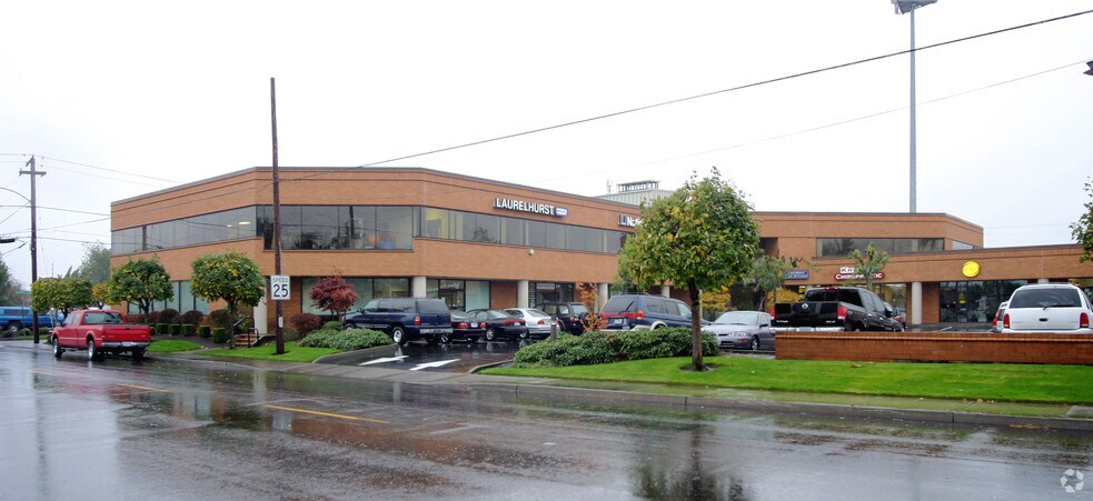 More Photos Of 9810-9850 E Burnside St, Portland Storefront Retail Office For Lease